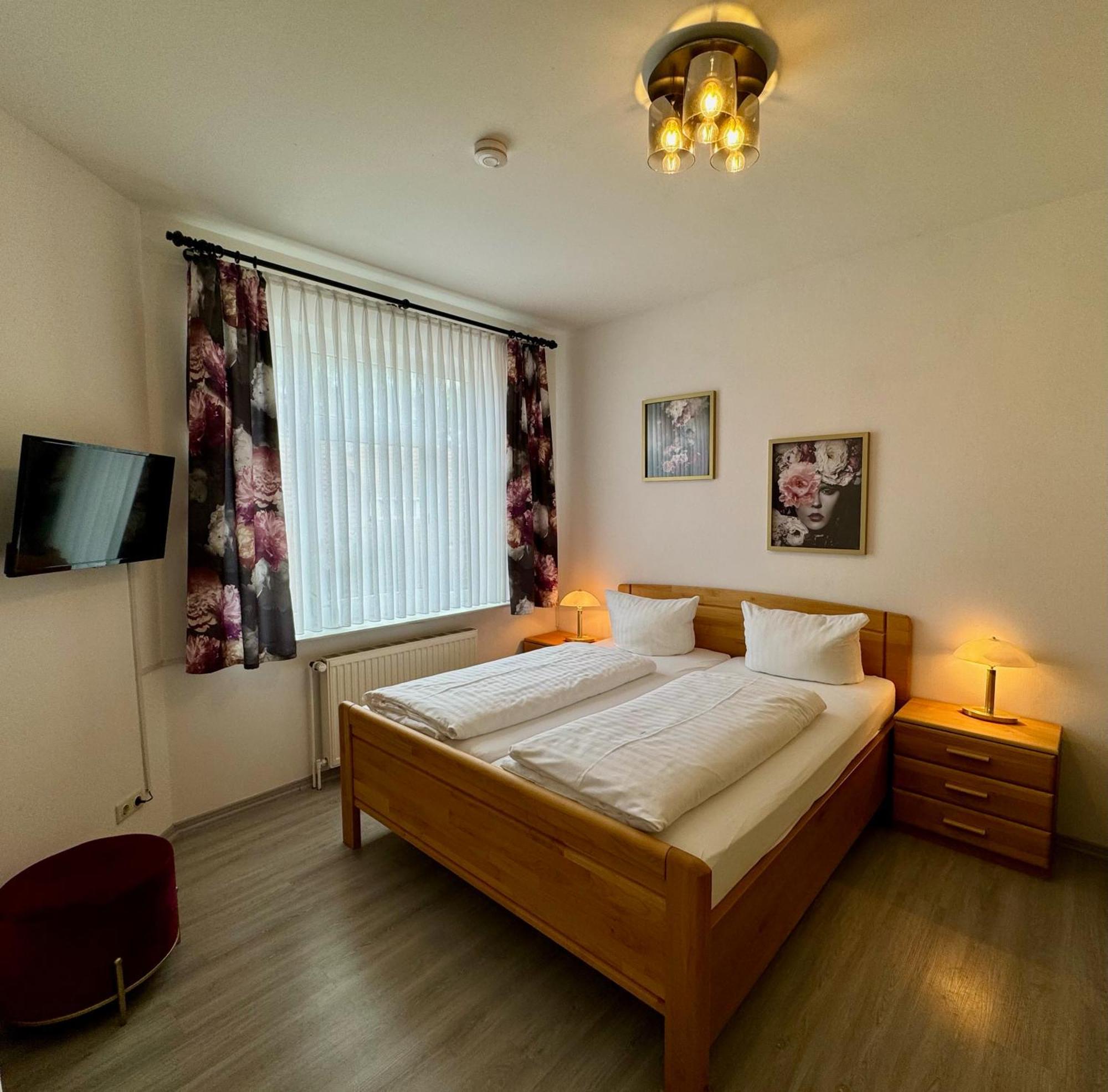 Hotel Sophien-Cafe Leer Ngoại thất bức ảnh